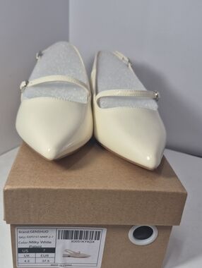 Genshuo Cream Patent Pointed Mary Jane Flats